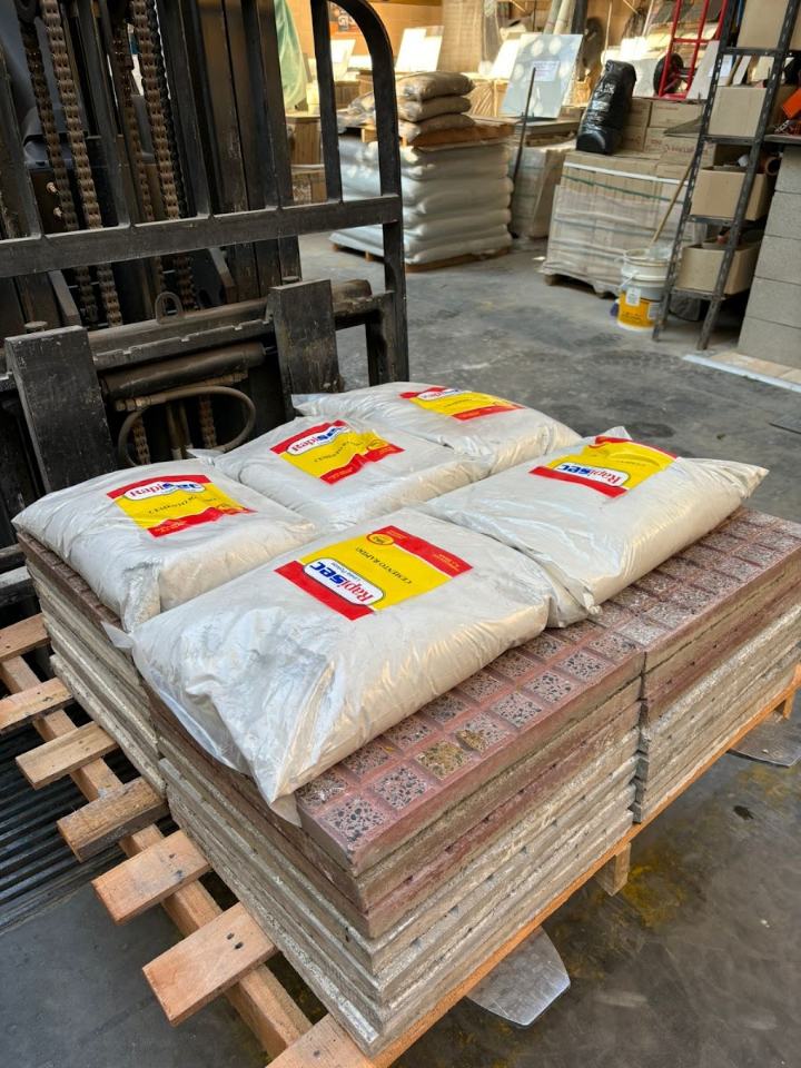 Bolsas en pallet · Materiales Echeverría, corralón en Belgrano