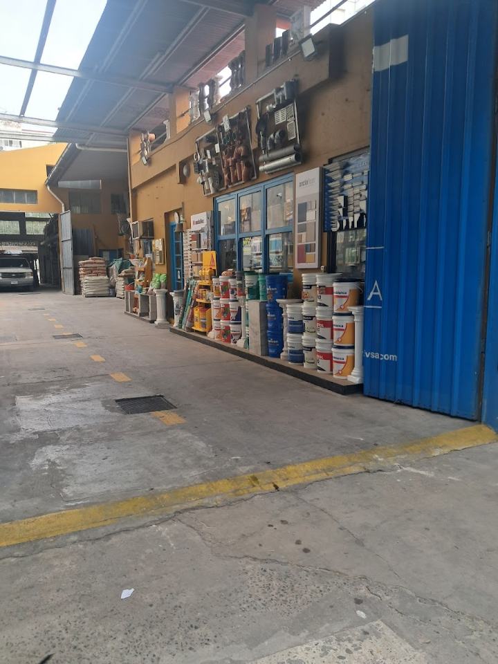 El patio del corralón · Materiales Echeverría, corralón en Belgrano